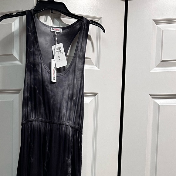 Sundry Dresses & Skirts - Evereve sundry midi dress.